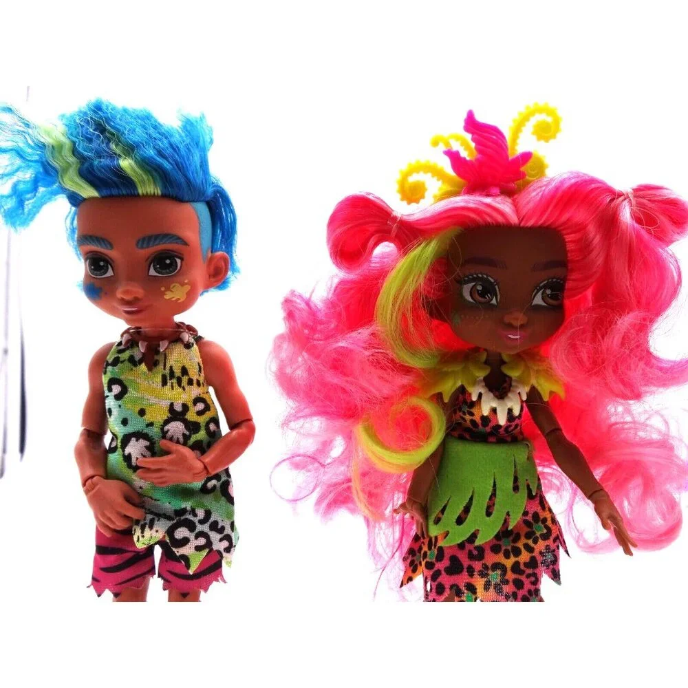 Cave Club Roaralai Doll Poseable Prehistoric Fashion Doll‎ Caveman and Ferrnessa